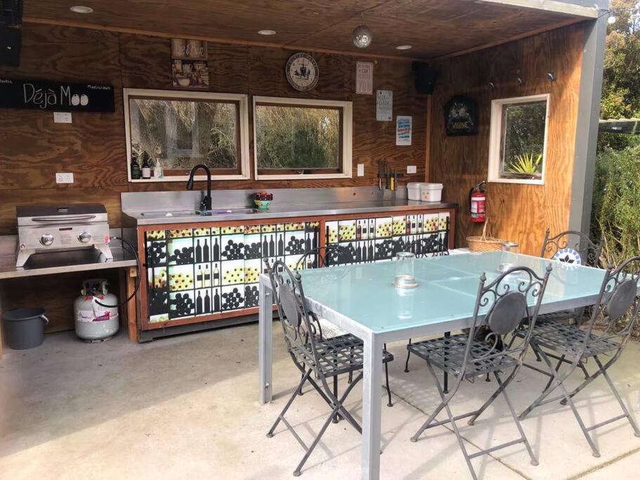 Fantail At Bluestone Retreat Villa Leeston Exterior photo